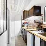 Maison Dartiste A Proximite De La Gare De Lyon