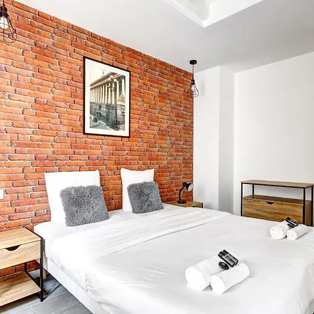 Maison Dartiste A Proximite De La Gare De Lyon *